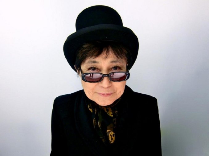 ¿Yoko Ono tuvo un romance con Hillary Clinton?
