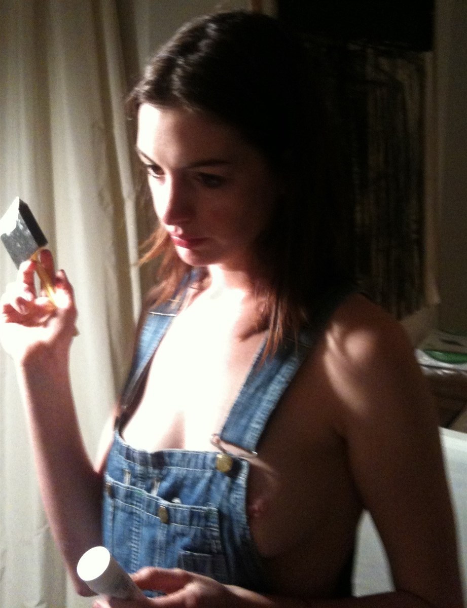 Filtran fotos íntimas de Anne Hathaway