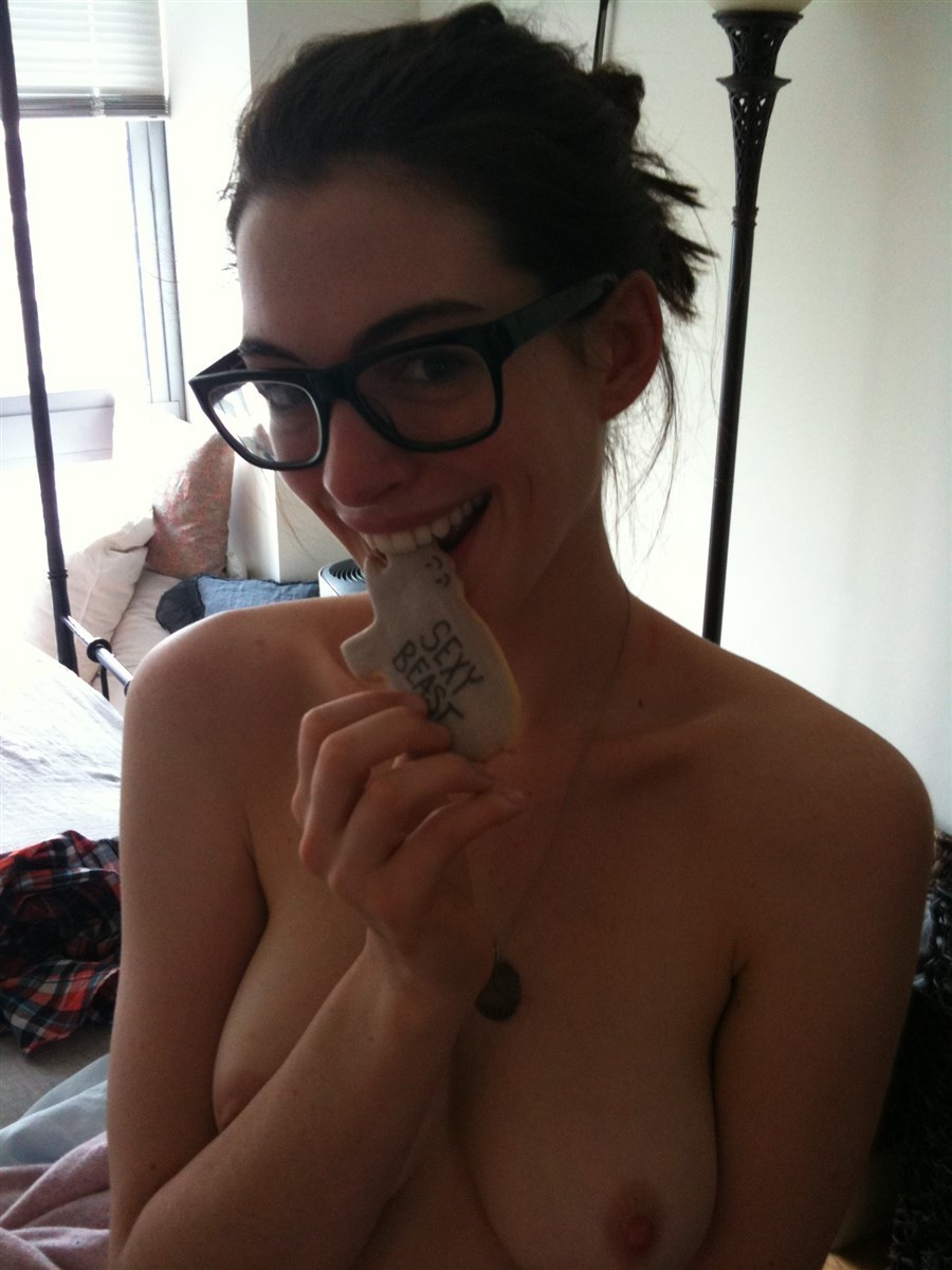 Filtran fotos íntimas de Anne Hathaway