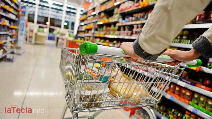 En junio, la inflación fue del 2,7% y en medio año ya acumula 22,4%, según el INDEC