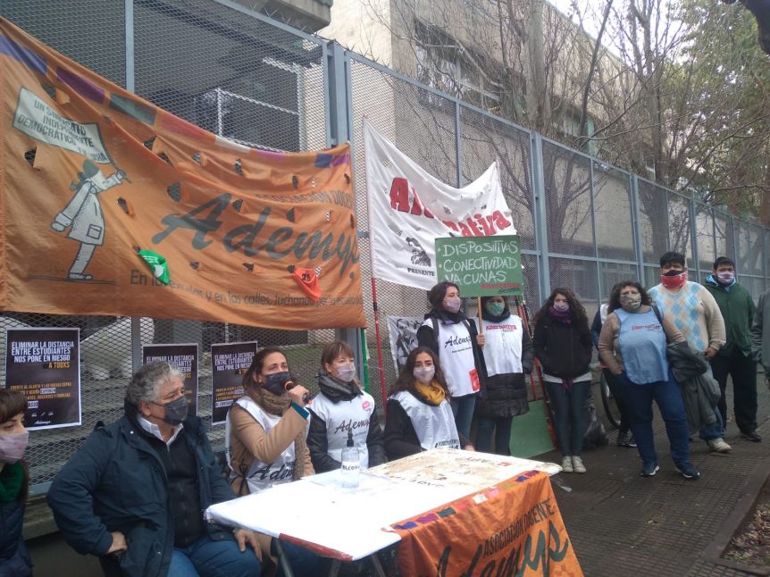 Por la presencialidad de las clases, gremios docentes exigen una reunión con Quirós