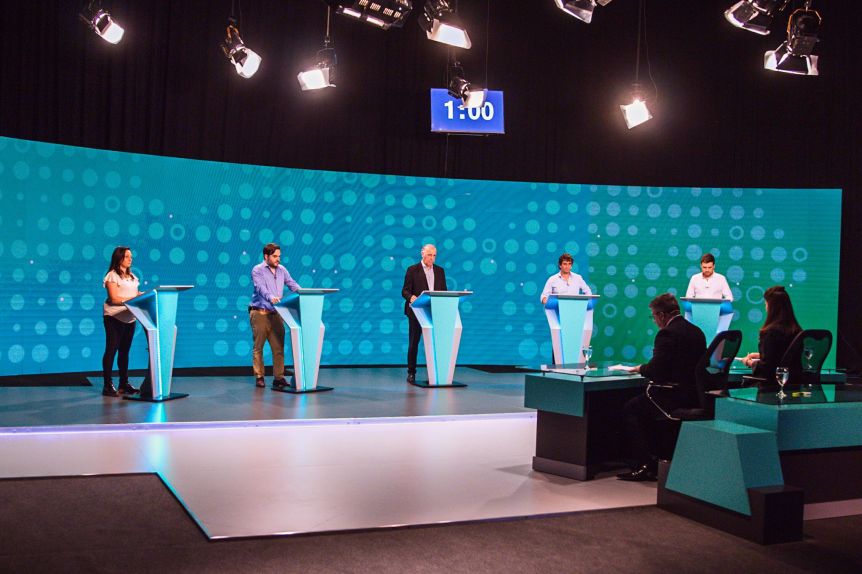 Con fuertes chicanas, debaten los candidatos a legisladores porteños